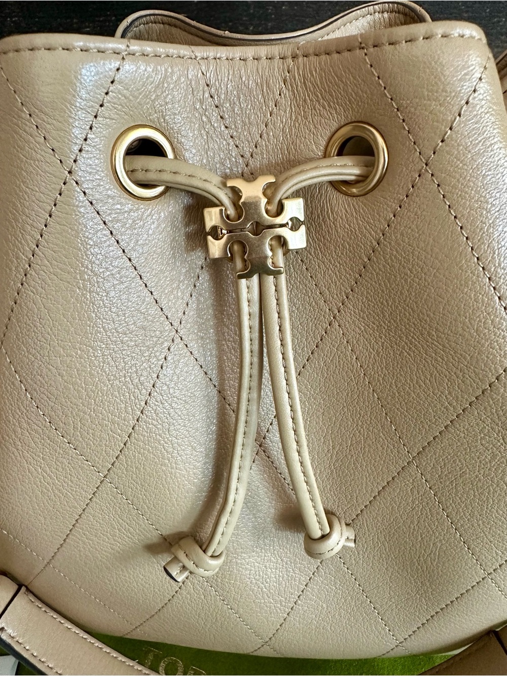 Tory Burch Beige Quilted Leather Drawstring Bucket Bag with Gold Chain - Picture 5 of 7